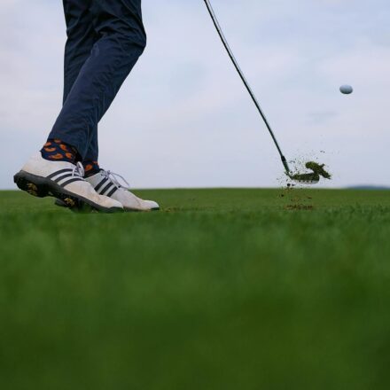 Discover The Best Men’s Golf Gloves For Unbeatable Weather Grip